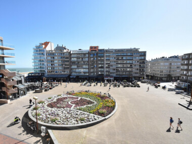 Appartement d&rsquo;angle situé sur la place Van Bunnen