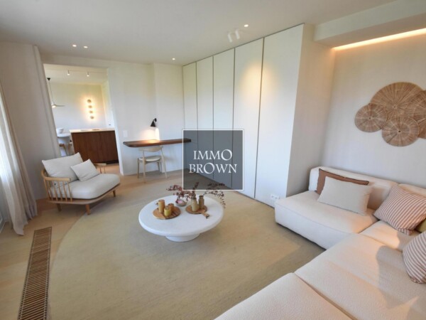 Corner Flat with Lake Views at Zegemeer