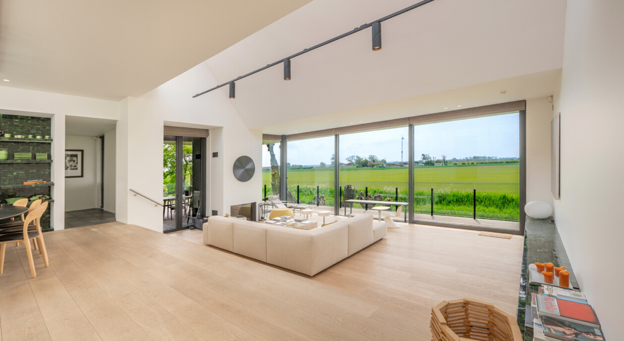 gerenoveerde-hoeve-zwembad-zicht-op-velden-polderlandschap-7012171-202605161057-12