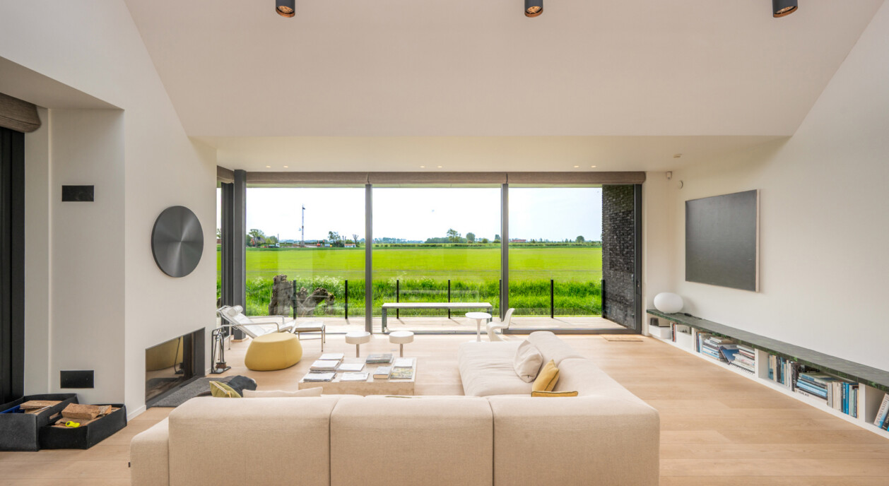 gerenoveerde-hoeve-zwembad-zicht-op-velden-polderlandschap-7012171-202605161057-13