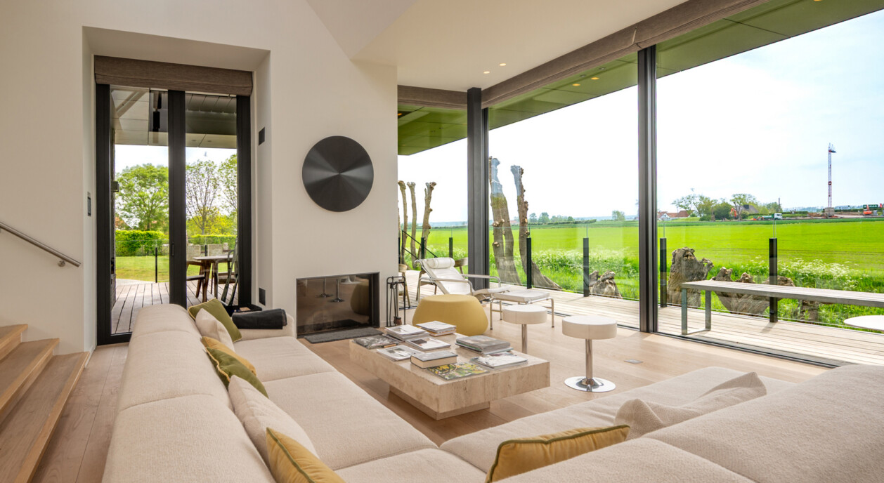 gerenoveerde-hoeve-zwembad-zicht-op-velden-polderlandschap-7012171-202605161057-14