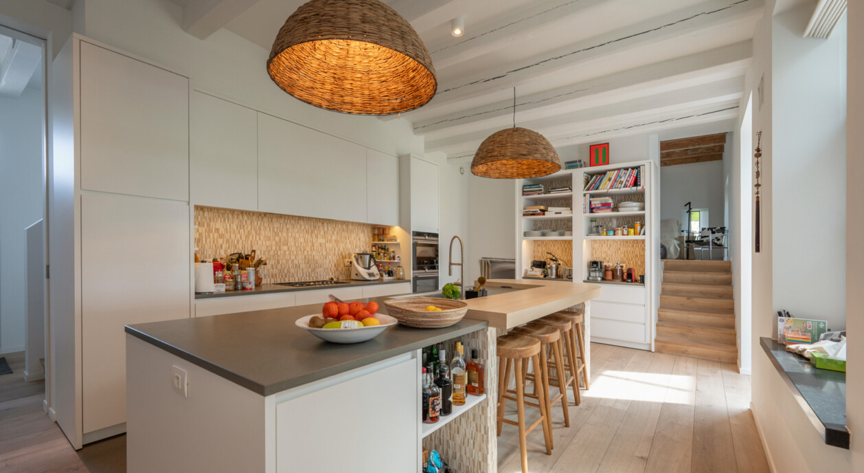 gerenoveerde-hoeve-zwembad-zicht-op-velden-polderlandschap-7012171-202605161057-16