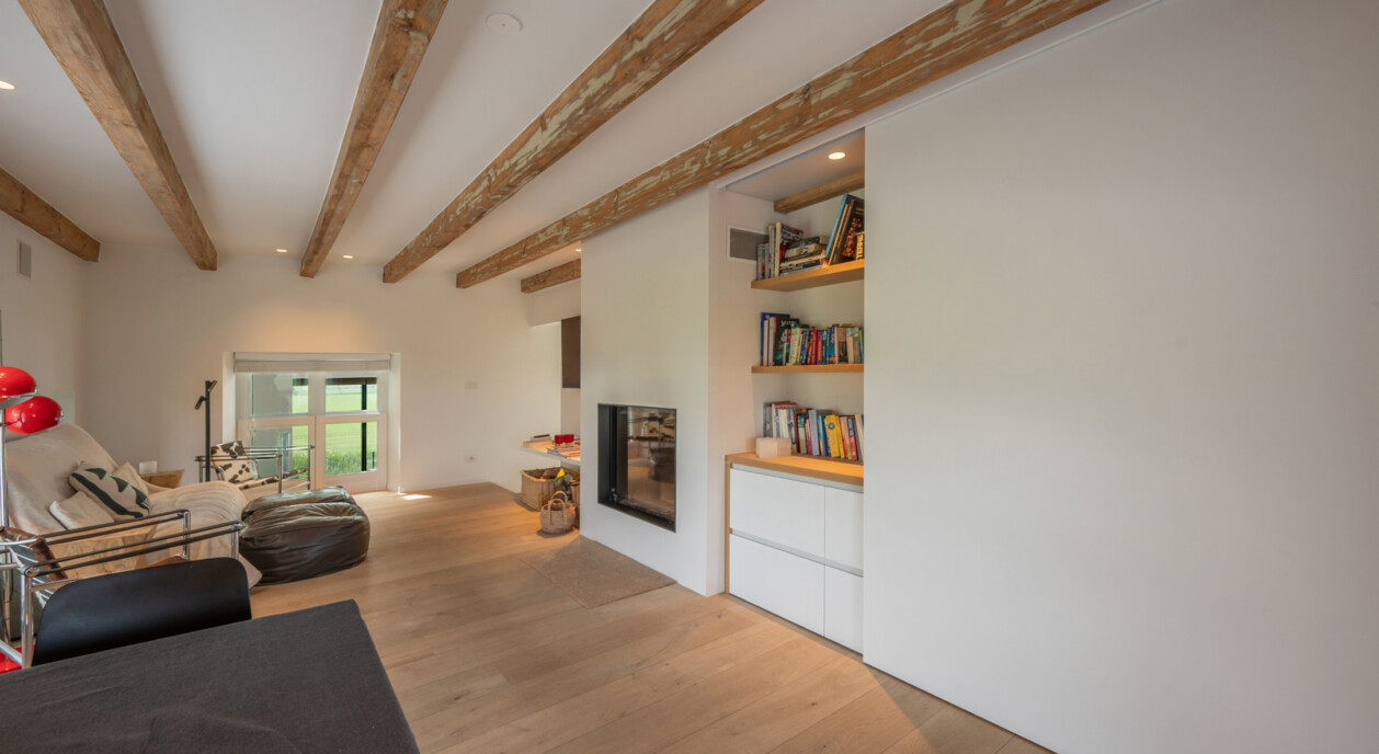 gerenoveerde-hoeve-zwembad-zicht-op-velden-polderlandschap-7012171-202605161057-17