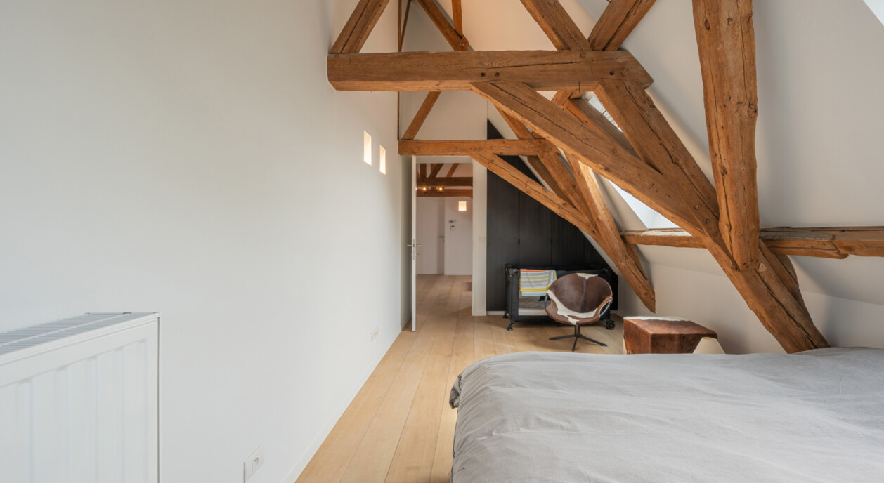 gerenoveerde-hoeve-zwembad-zicht-op-velden-polderlandschap-7012171-202605161057-21