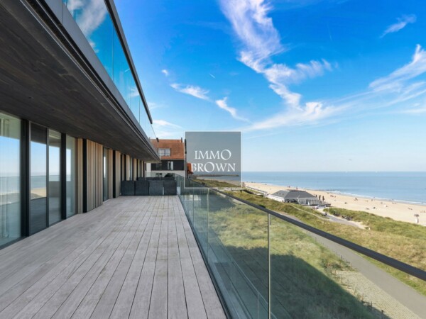 Stunning 236 m² corner apartment with 228 m² of terraces and sea view 3 bedrooms