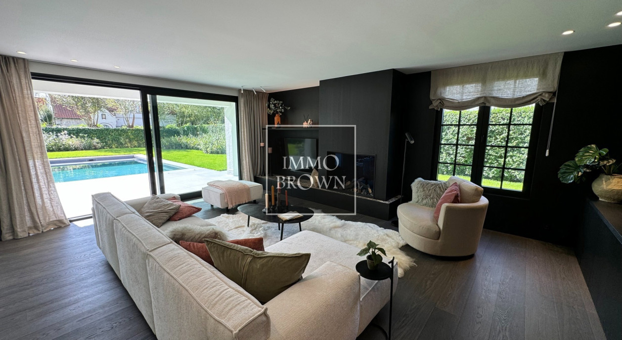 prachtig-vernieuwde-villa-met-zwembad-7257638-202511161628-4