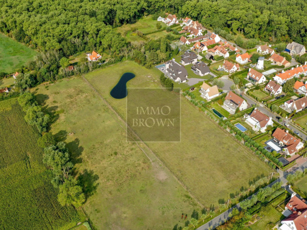 Development of 3 new-build villas set in greenery