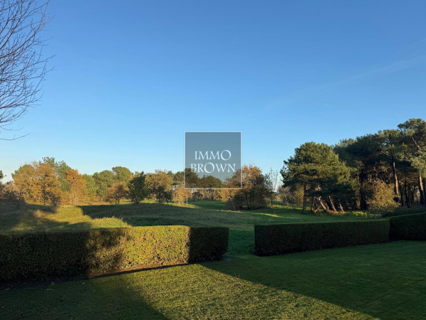 Te renoveren villa met prachtig zicht op de golf