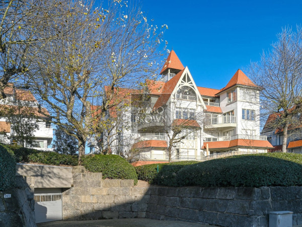 Residence at the pedestrian promenade