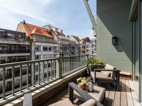 Spacieux appartement de 206 m² avec terrasse ensoleillée