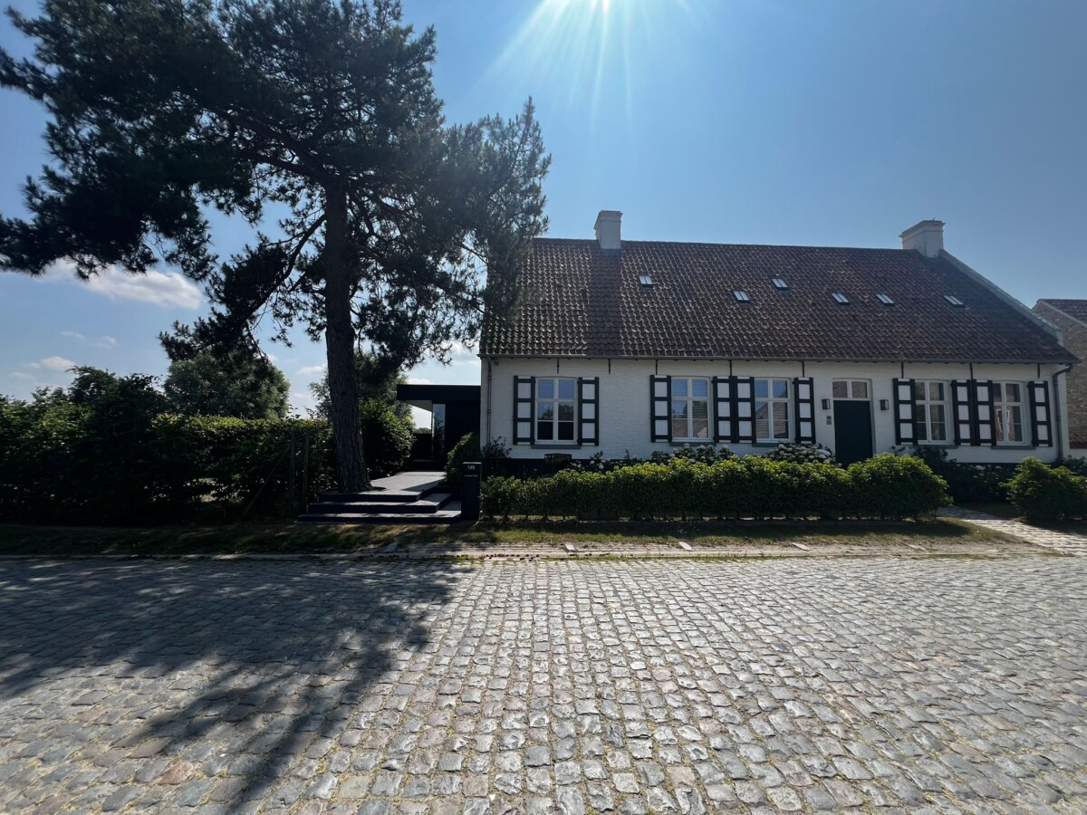 Charmante hoeve (fermette) in Knokke met open zichten en zwembad