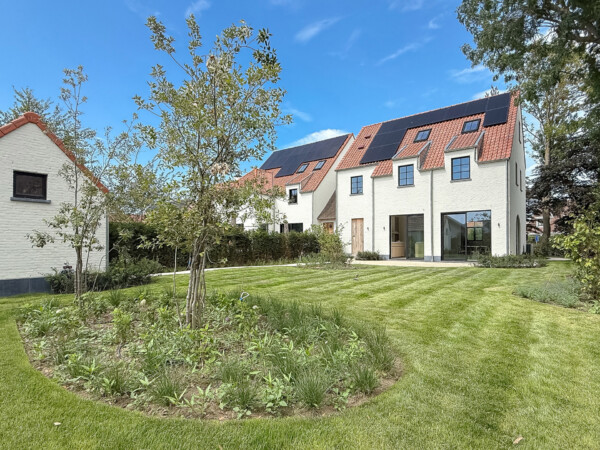 Nieuwbouw woning zuid gerichte tuin