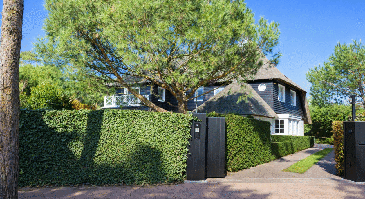 villa-met-zwembad-doodlopende-straat-in-bosrijke-omgeving-7555779-202602071146-1