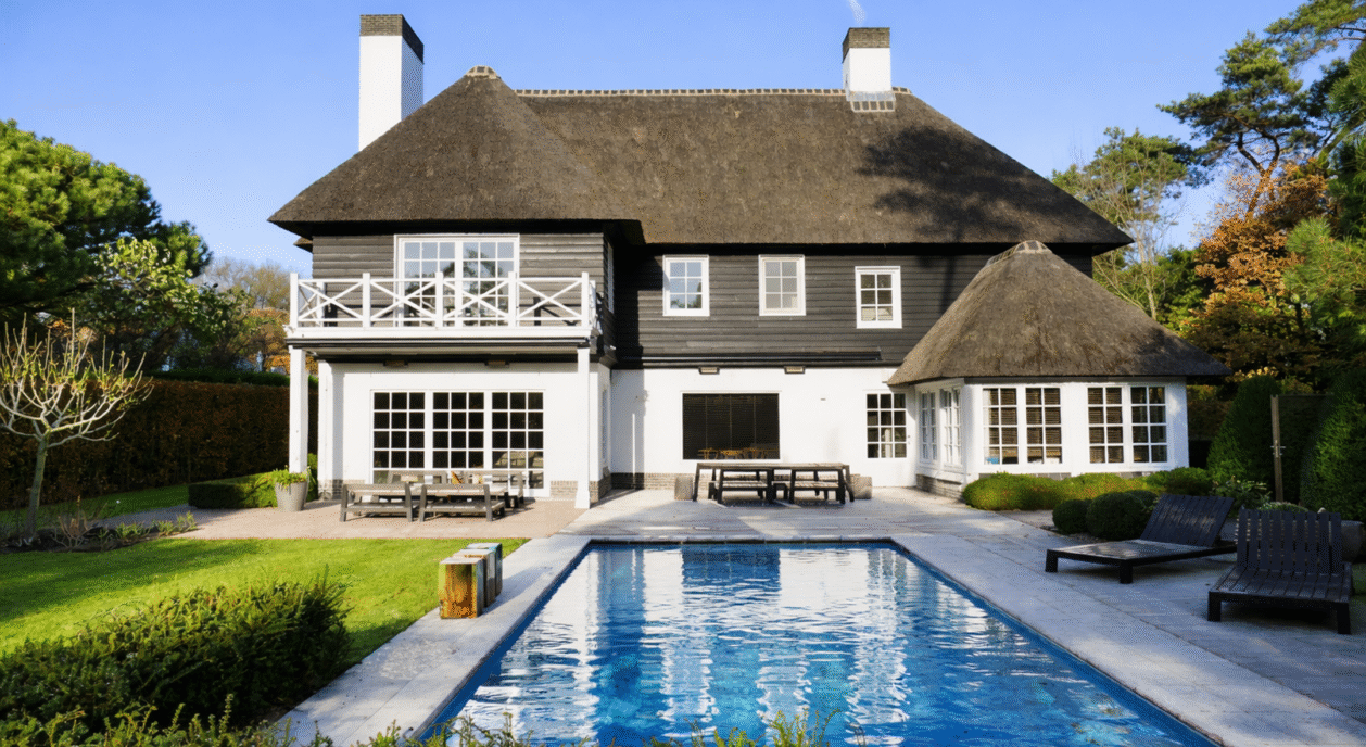 villa-met-zwembad-doodlopende-straat-in-bosrijke-omgeving-7555779-202602071146-3