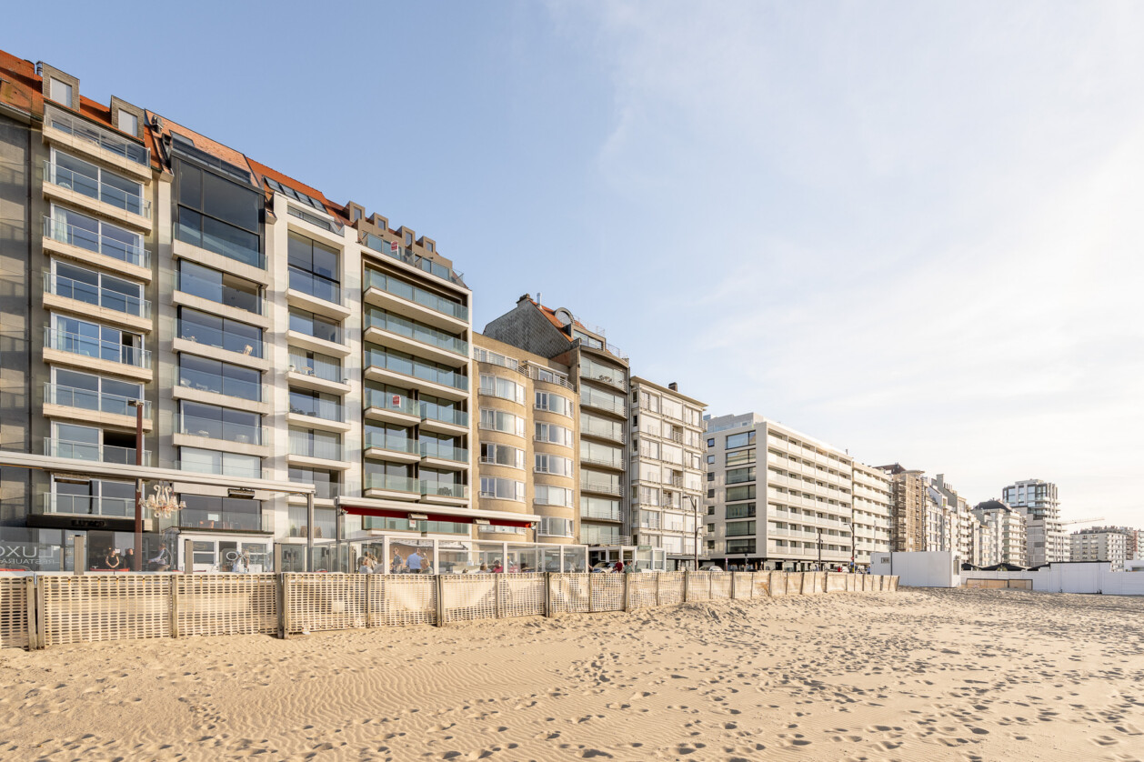 Appartementen op de Zeedijk in Knokke Het Zoute met frontaal zeezicht