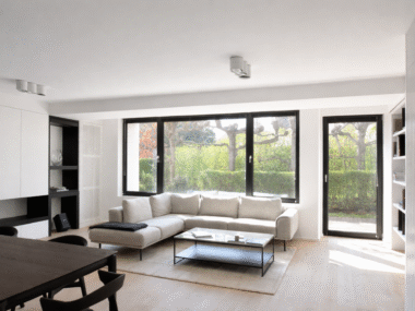 Allée piétonne calme, rez-de-chaussée