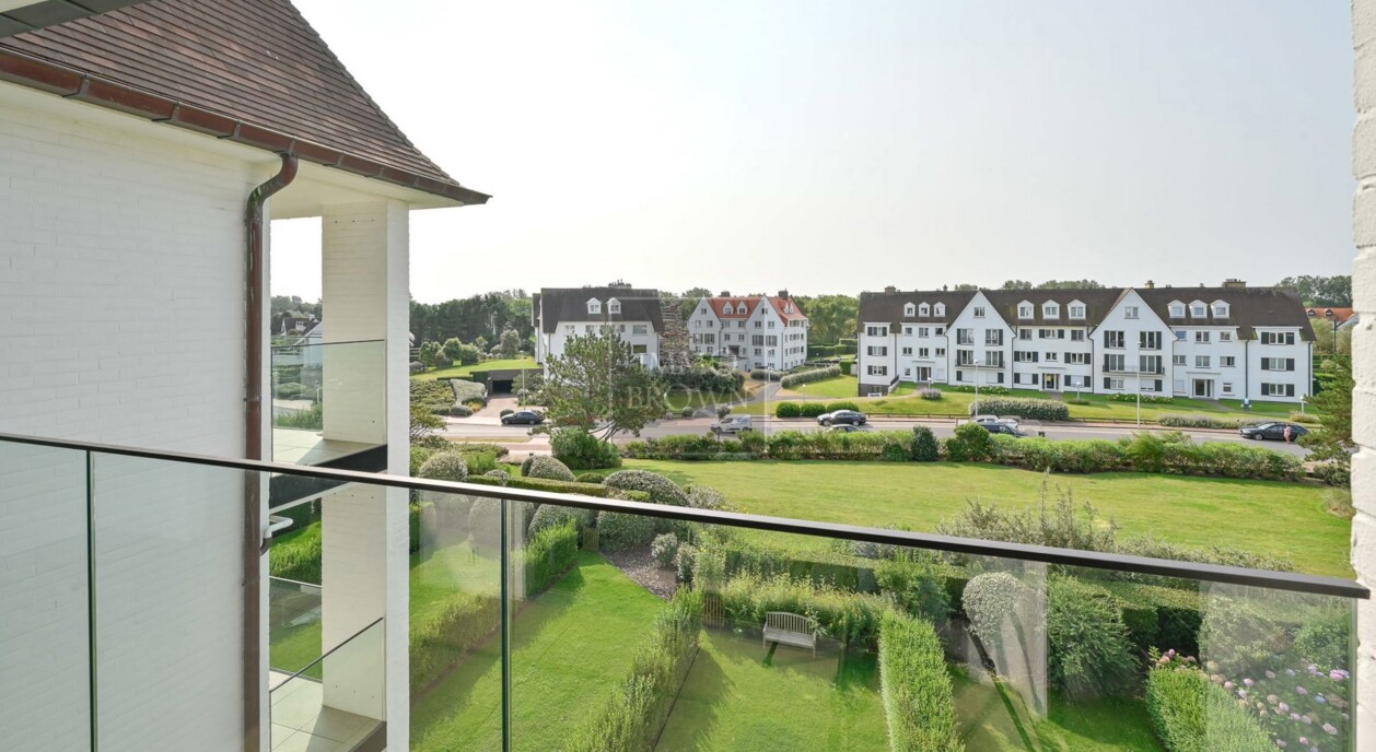 lekkerbek-terrassen-garage-7613643-202603311925-3