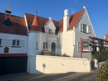 Stijlvolle en instapklare villa op toplocatie in Duinbergen