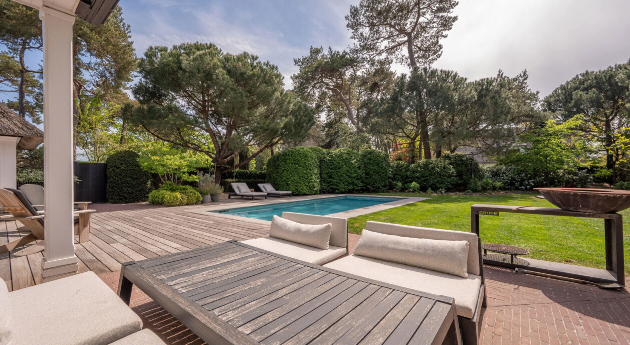 zuid-gerichte-tuin-zwembad-7671892-202607071110-3