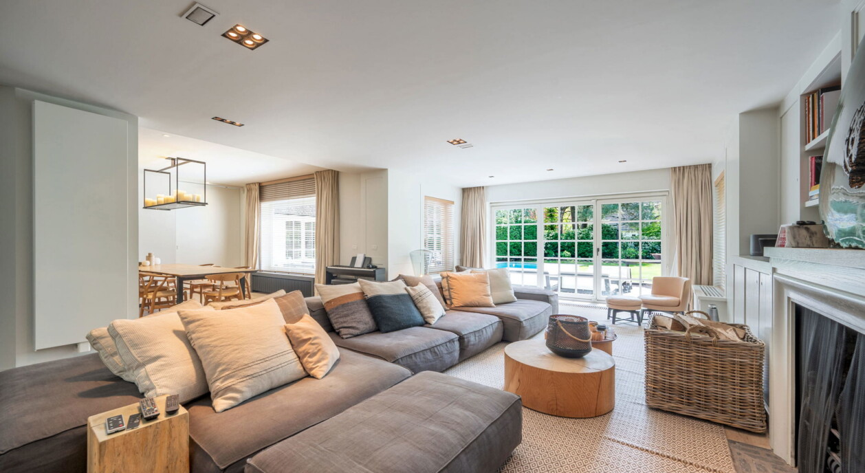 zuid-gerichte-tuin-zwembad-7671892-202607071110-7