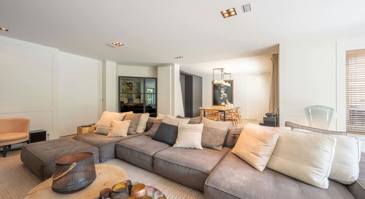 zuid-gerichte-tuin-zwembad-7671892-202607071110-9