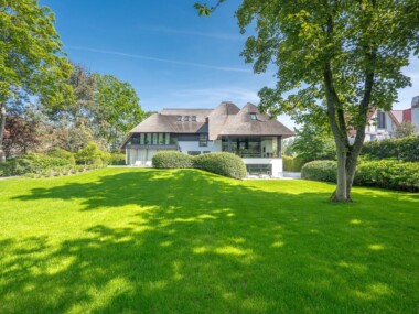 pool landscaped garden Zwin