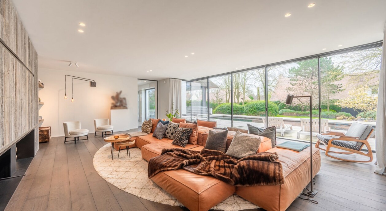 zuid-gerichte-prachtige-tuin-met-zwembad-uitkijkend-op-het-zwin-7681213-202605041750-8