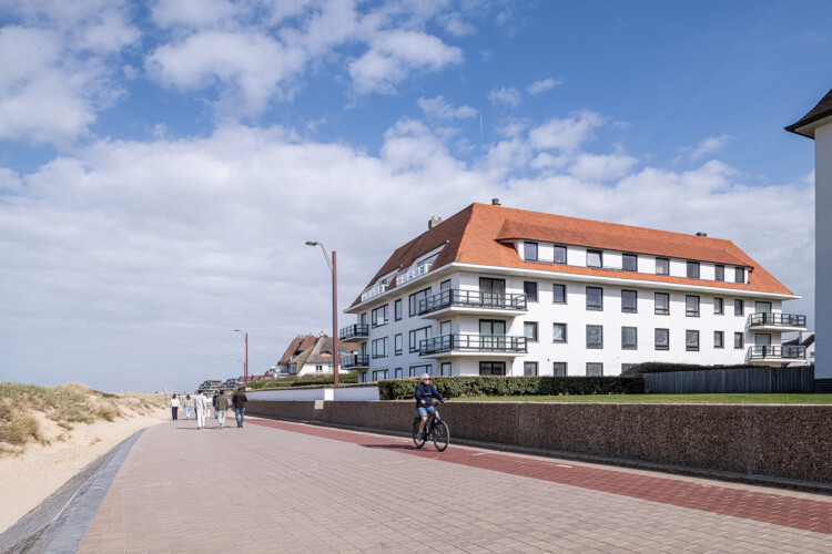 Appartement te koop op de Wandeldijk in Het Zoute, Knokke.