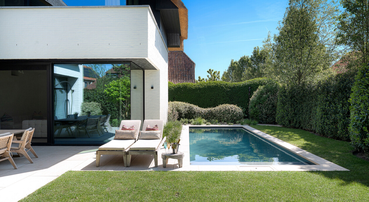 zwembad-moderne-villa-7899322-202610091133